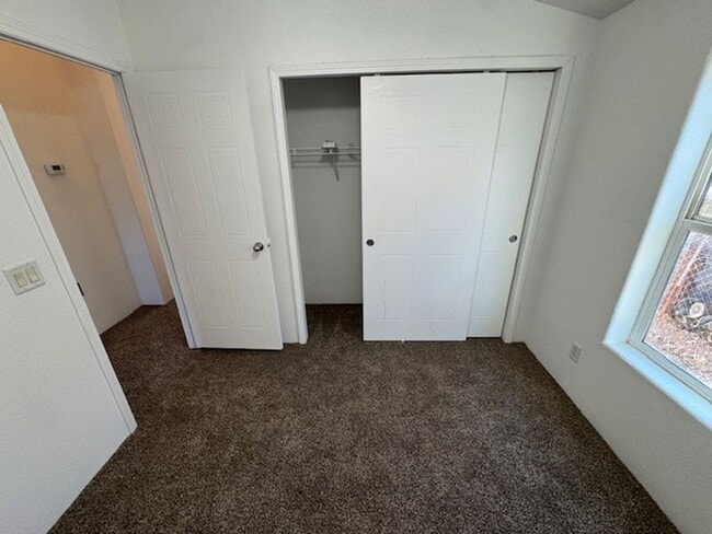 Building Photo - 3 BR house with fenced yard, Nu Paint, Carpet