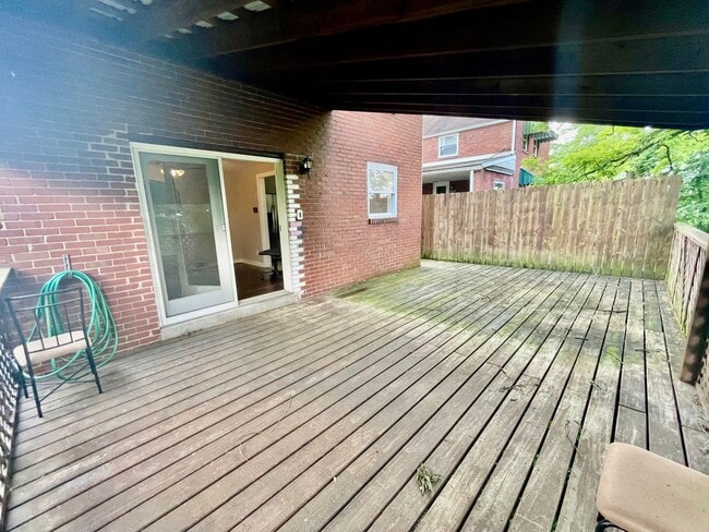 Building Photo - 5705 Hilltop Ave
