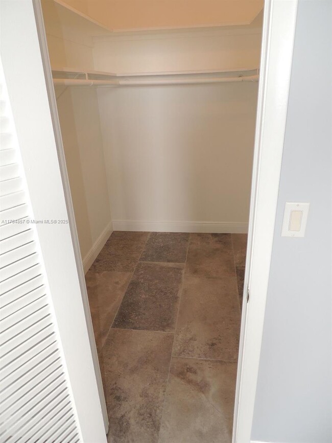 Building Photo - 1455 N Treasure Dr