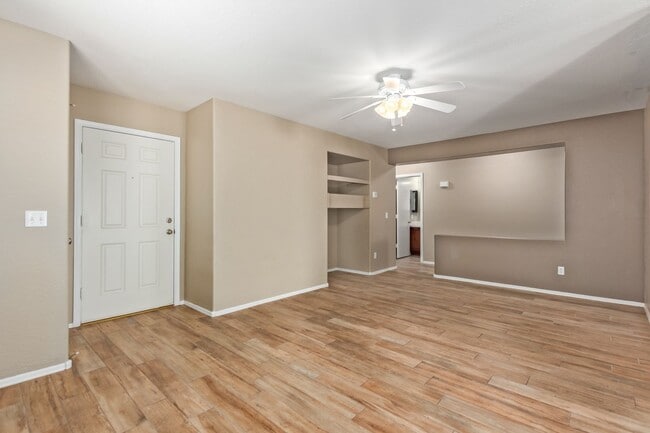 Building Photo - Stunning 3 Bed/2 Bath Home in Gated Community in Johnson Ranch