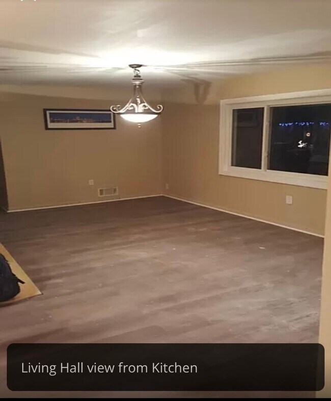 Building Photo - Welcome to this beautiful 5 bedroom home l...