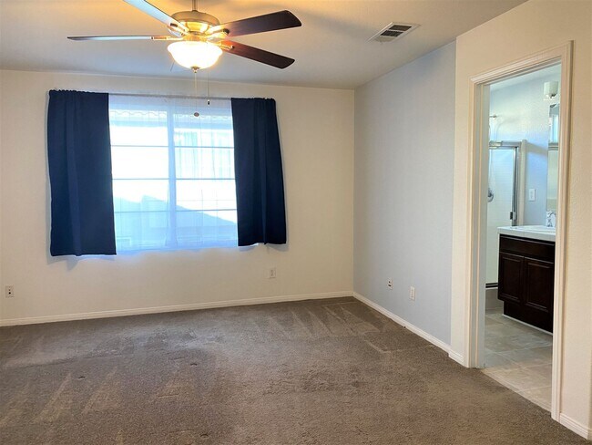 Building Photo - 289 Tiburon Dr
