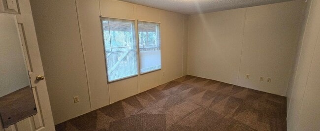 Building Photo - 400 Reneau St