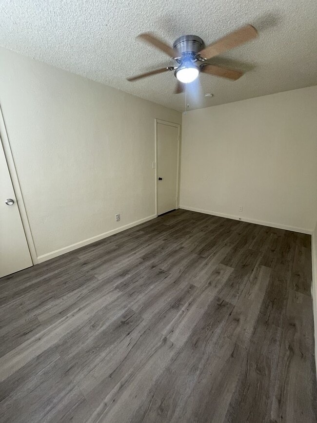 Building Photo - gemini1013/1015 - 8.5/$450/10 - B