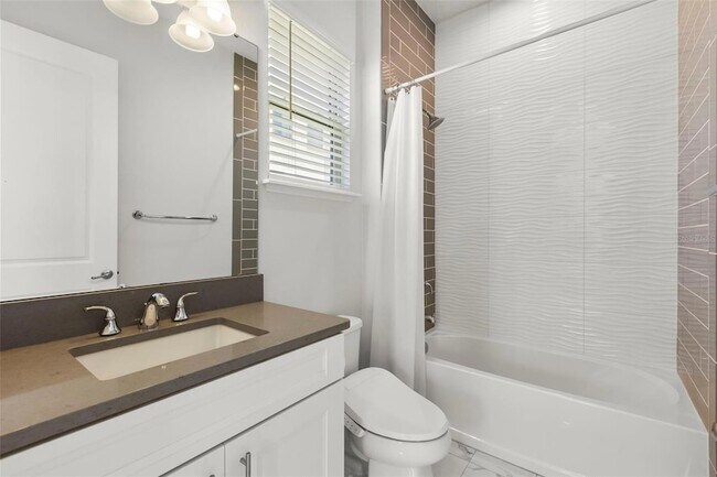 Building Photo - 10511 Royal Cypress Way