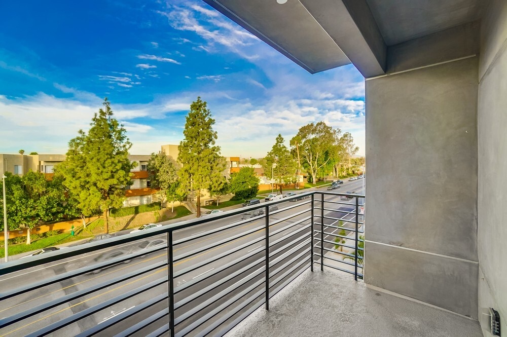 Building Photo - 8600 Glenoaks Blvd