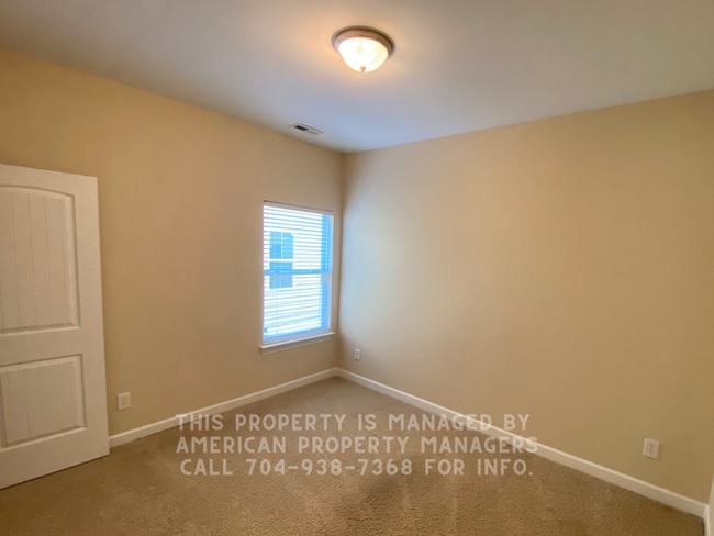 Building Photo - 4891 Breden St