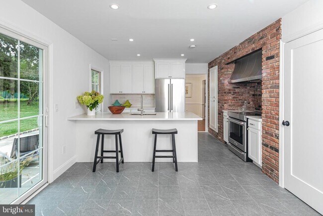 Building Photo - 3051 Lawrenceville Rd