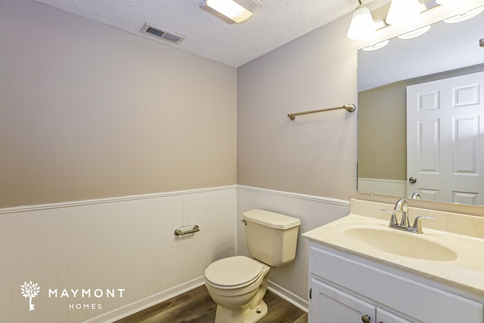 Building Photo - 10440 Wintergreen Way