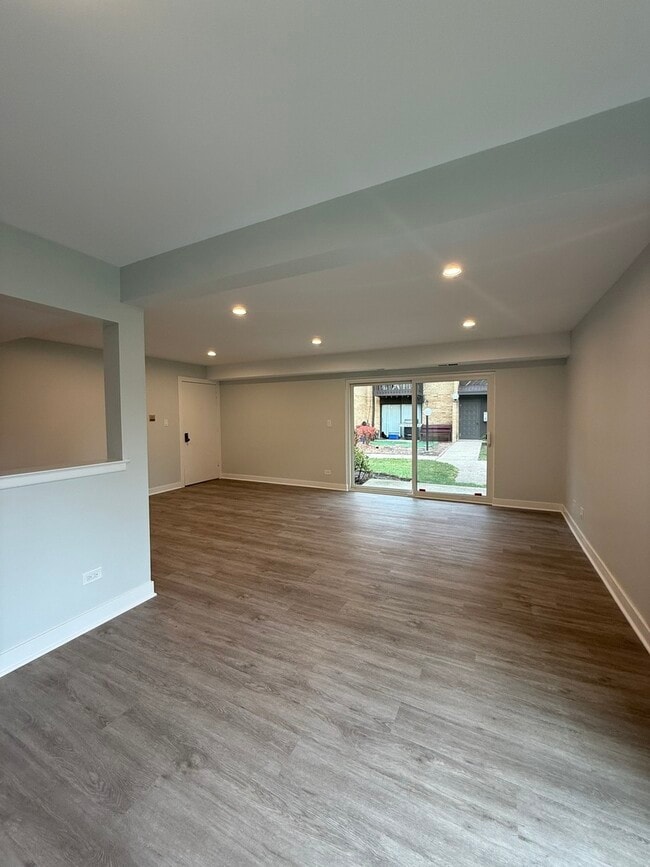 Building Photo - 1173 S Forums Ct