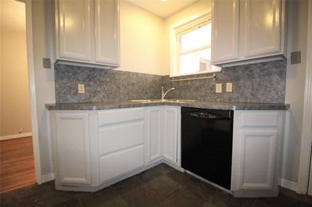 Building Photo - 10415 Losa Dr