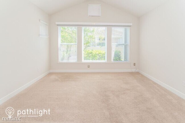 Building Photo - 4 br, 3 bath House - 33 Paradise Valley Dr
