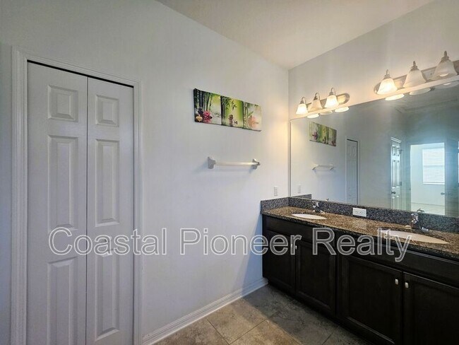 Building Photo - 16073 Sonoma Grv Cir