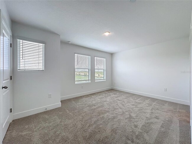Building Photo - 15465 Hamlin Pk Dr