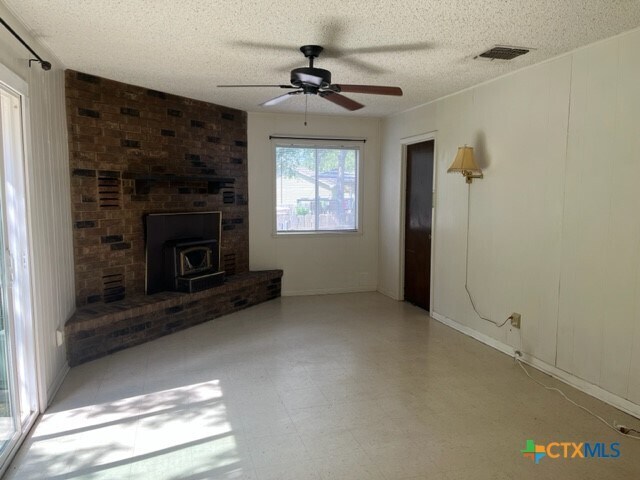 Building Photo - 311 Cindy Dr