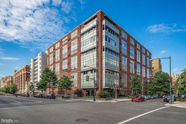 Building Photo - 1300 N St NW