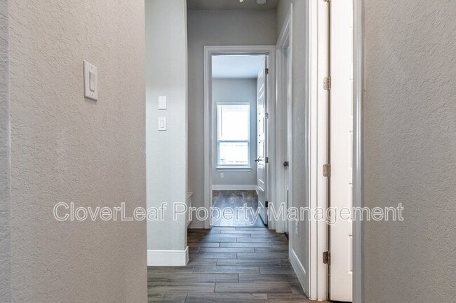 Building Photo - 3159 Daisy Meadow