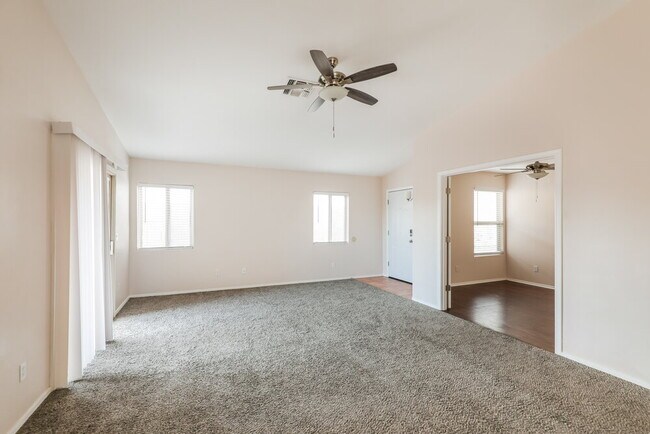 Building Photo - 422 W Tara Danette Dr