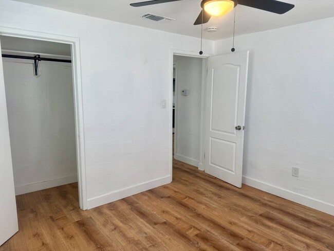 Building Photo - 2 Bedroom Country style house