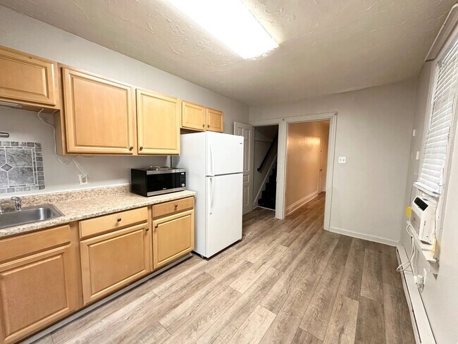 Building Photo - 718 N Pershing Ave