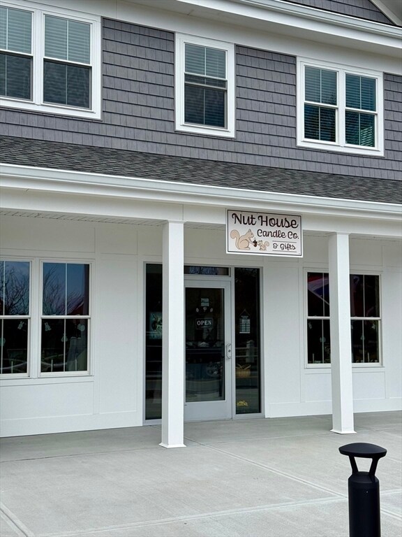 Building Photo - 626 Main St