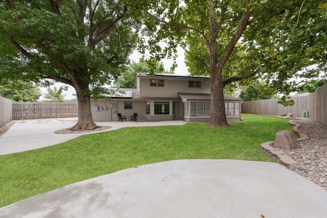 Building Photo - 5800 NW 89th St