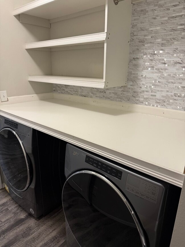 Building Photo - 1232 E Toledo St