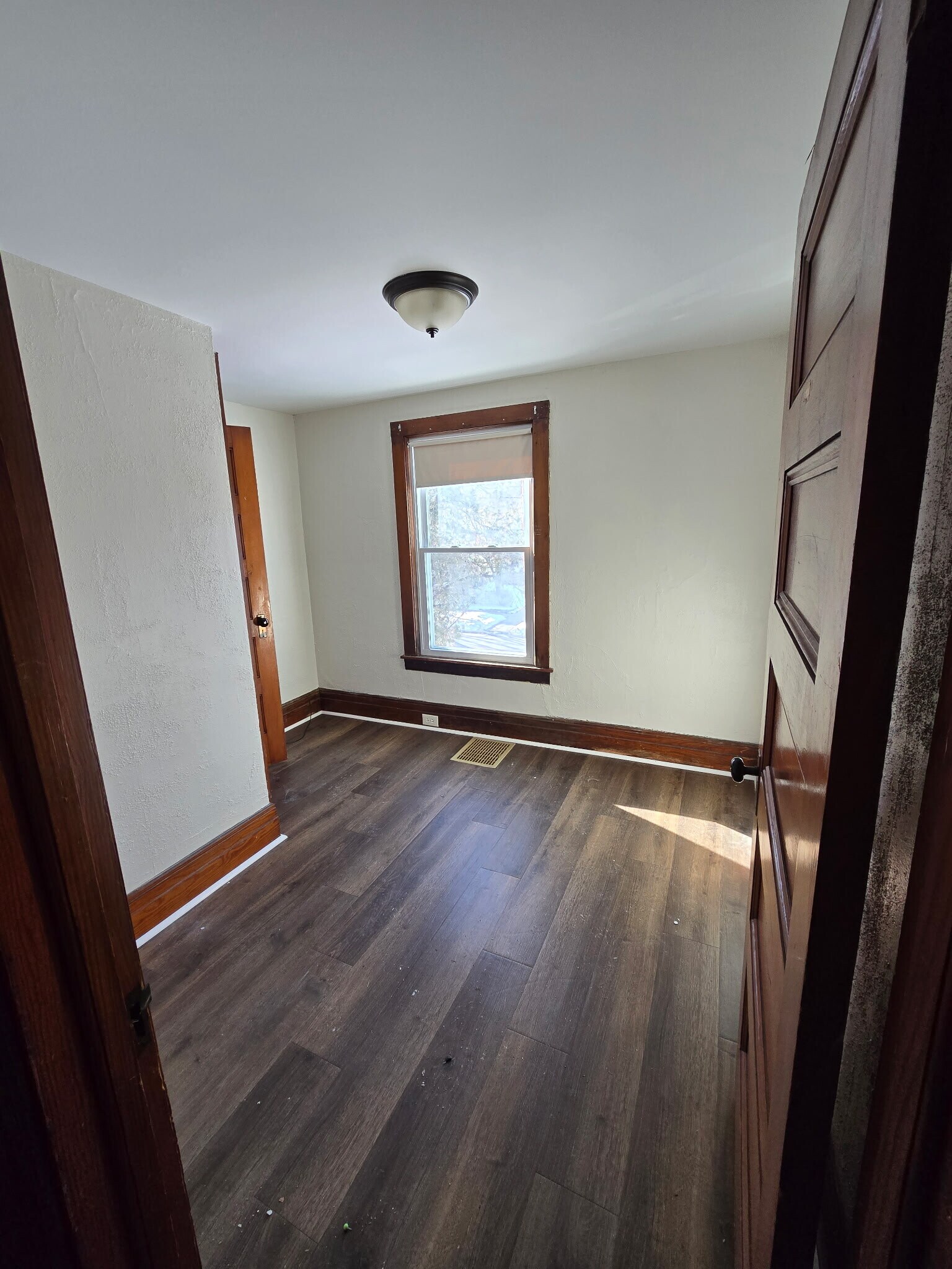 Building Photo - 208 Walnut St