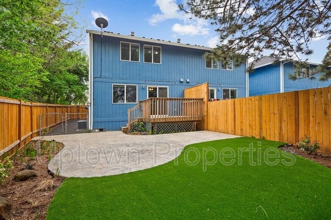 Building Photo - 6133-6135 SE Frances St.