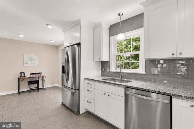 Building Photo - 8221 Dr Craik Ct