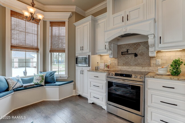 Building Photo - 505 N Montauban Dr