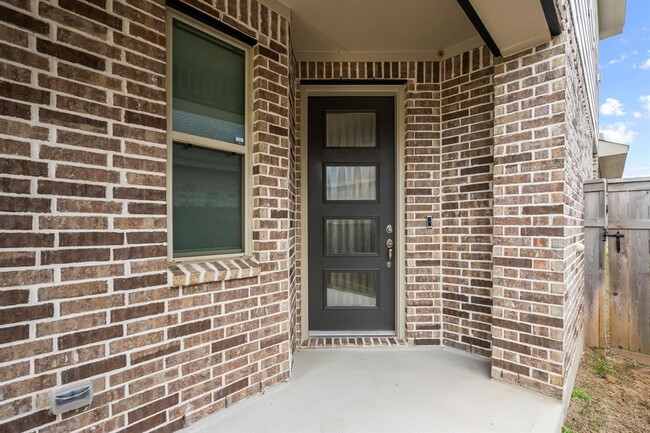 Building Photo - 4106 Sherman Oak Ln