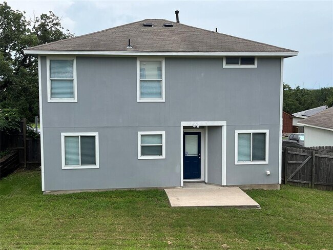 Building Photo - 15106 Chamberlain Ct