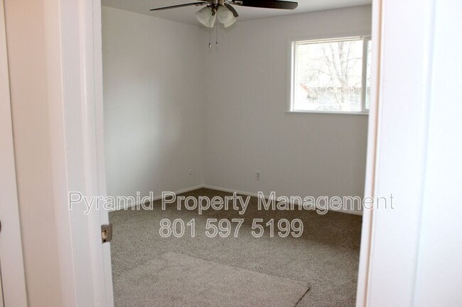 Building Photo - 985 S 600 W