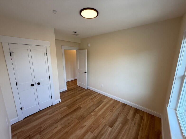 Building Photo - 14 Dorr St