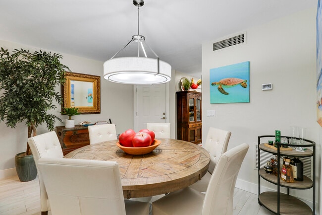 Building Photo - 1 Garden St