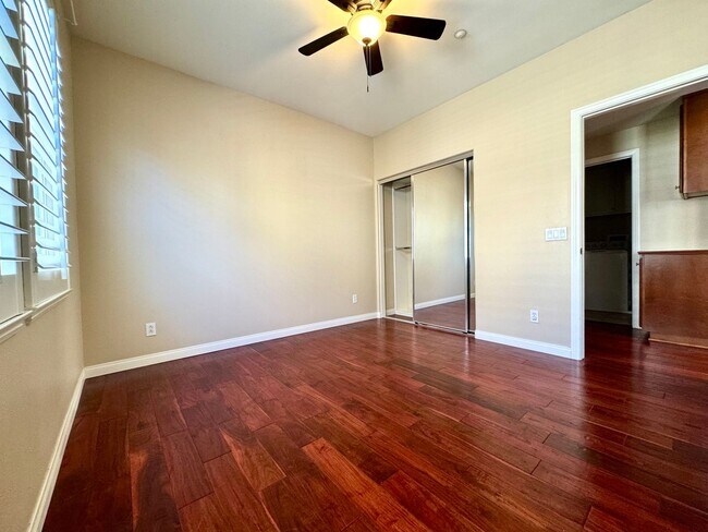 Building Photo - 2 bedroom, plus loft Townhouse in Turtle R...