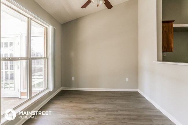 Building Photo - Apply Today - Move In Specials!