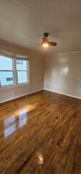 Building Photo - 4504 Terrace St