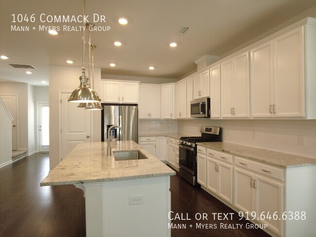 Building Photo - 1046 Commack Dr