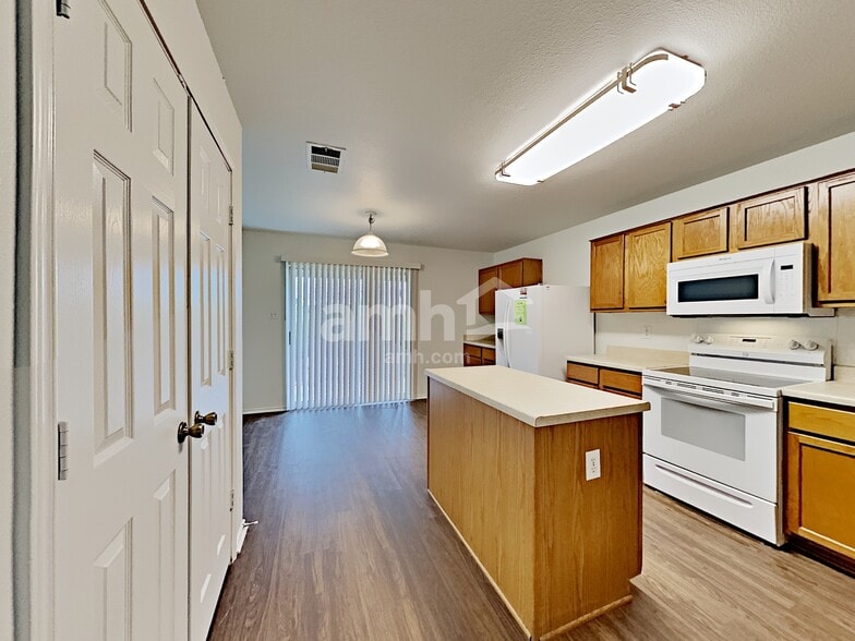 Building Photo - 7322 Blazar Way