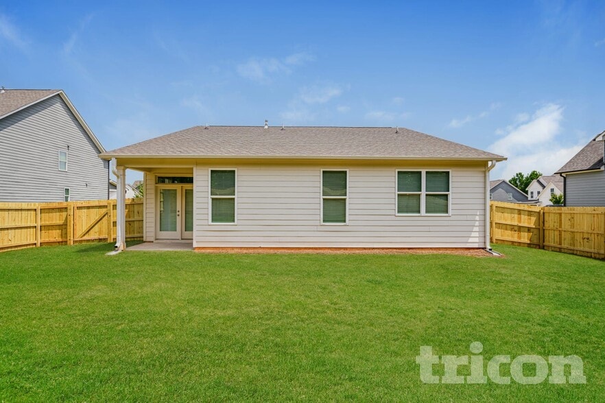 Building Photo - 153 Everett Sq