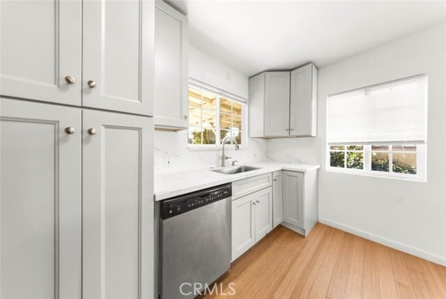 Building Photo - 19148 Saticoy St