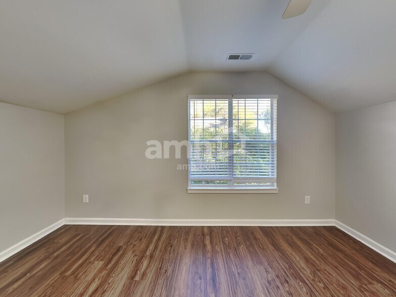 Building Photo - 103 Fair Isle Ct