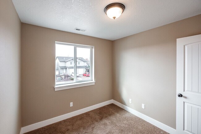 Building Photo - 270-272 Gwinn Street E