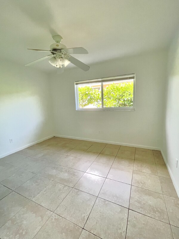 Building Photo - 623 92nd Ave N