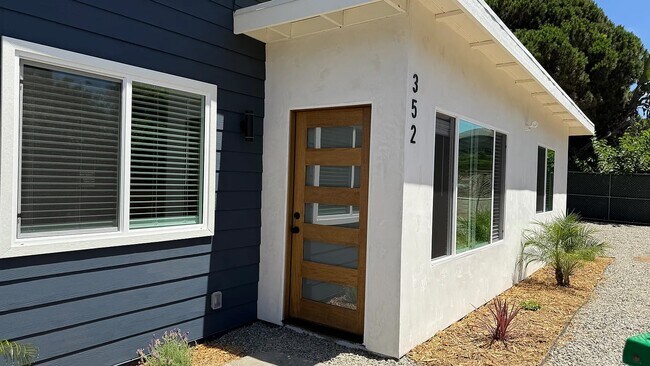 Primary Photo - 352 Olive Ave