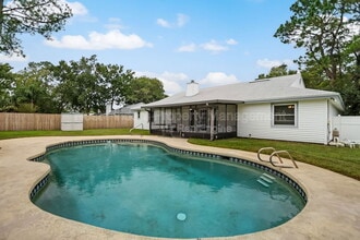 Building Photo - 10855 Mandarin Station Dr W