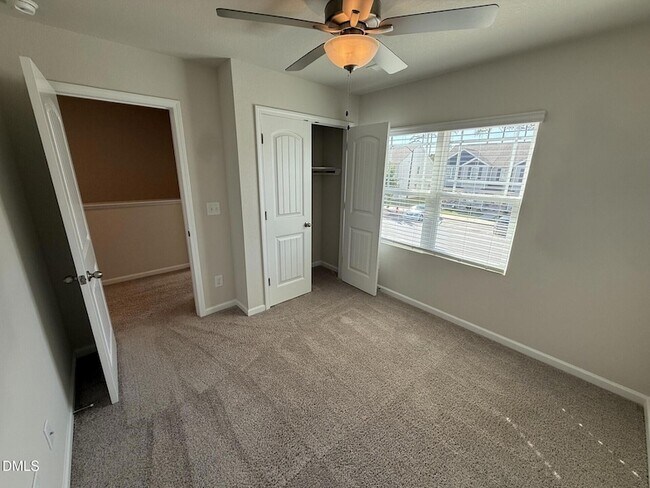 Building Photo - 1066 Peony Ln