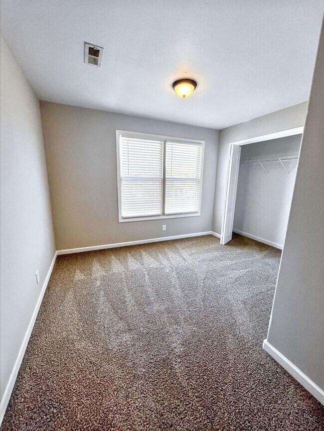 Building Photo - Beautiful 3-Bedroom Home with Modern Comfo...